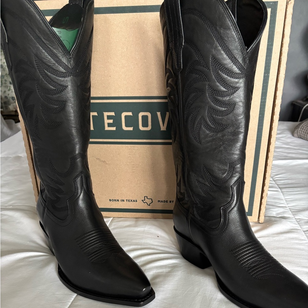 TECOVAS BOOTS -Size 8